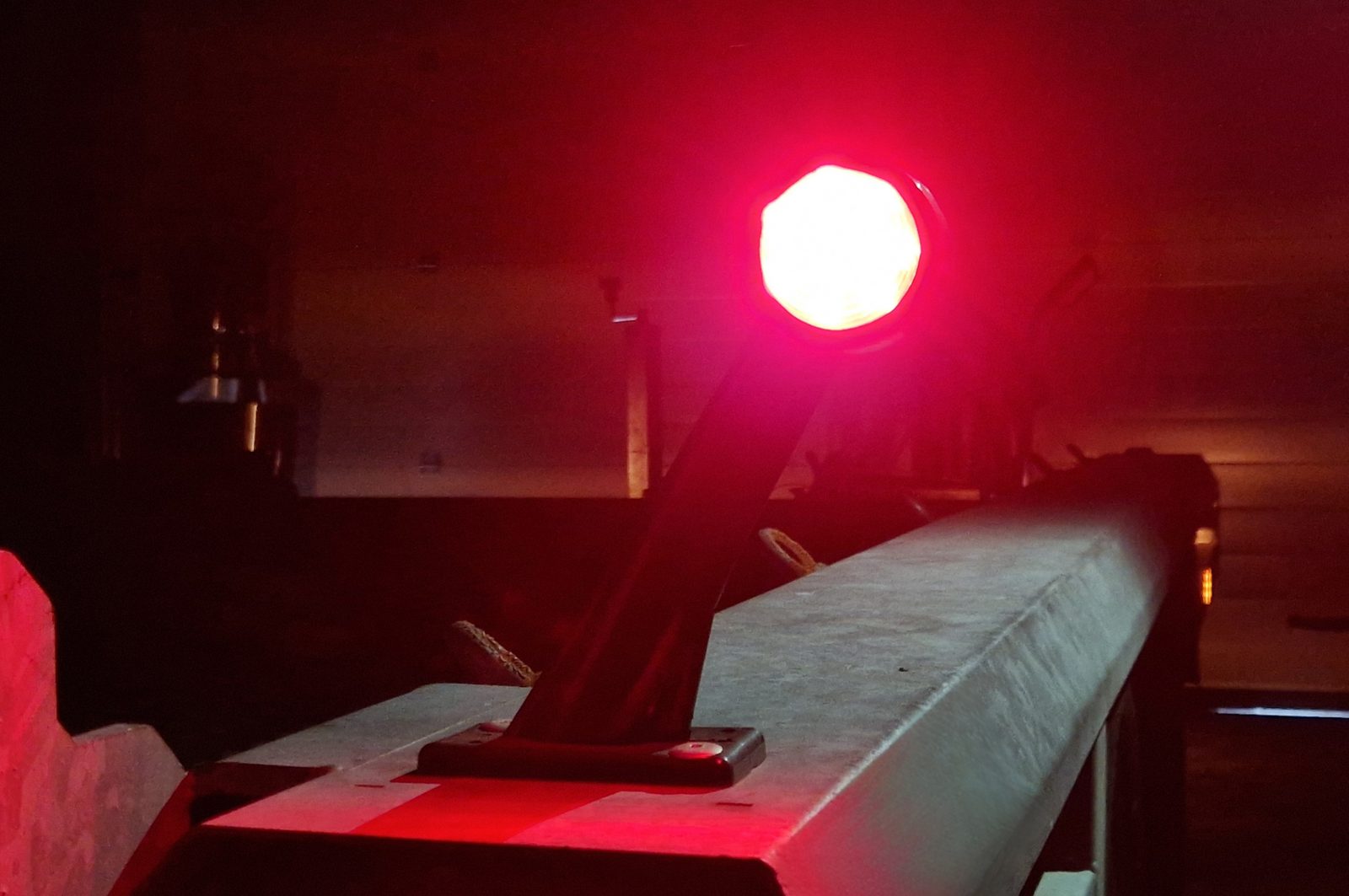 Red/white angled outline marker lights, 19 cm – set of 2 – left and right – LED