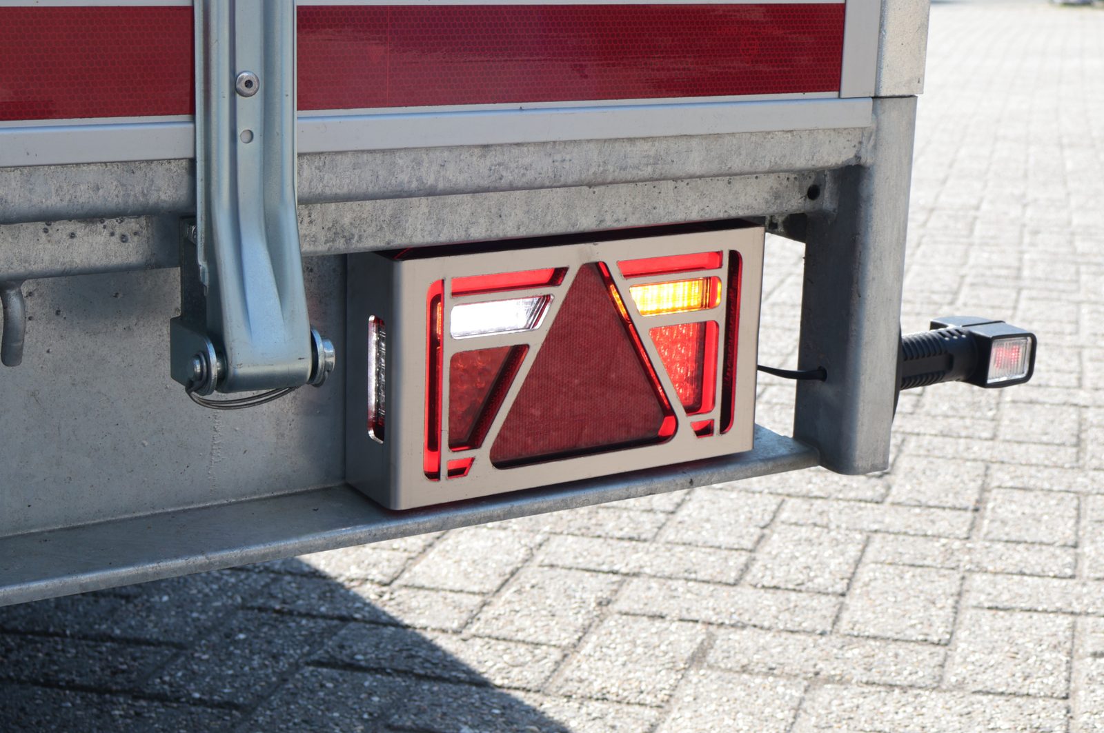 Protective guard for Multiled 4 – 253 x 141 x 63.7 mm – with open triangle – stainless steel