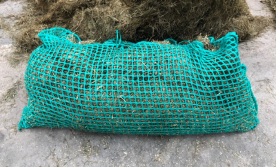 Slow-feeder hay net – 160 x 80 cm – 3 cm mesh